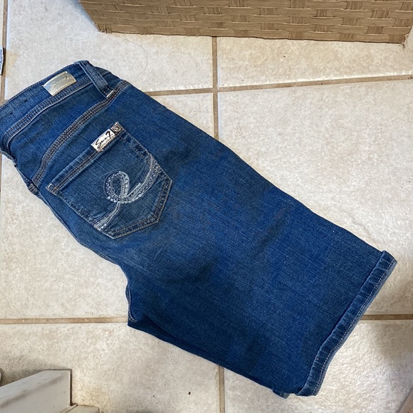 7 For All Mankind Mid ride shorts distressed - Picture 2 of 5
